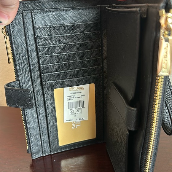 Michael Kors‎ Jet Set Travel Large Saffiano Leather Quarter-Zip Wallet - NWT - Picture 5 of 6